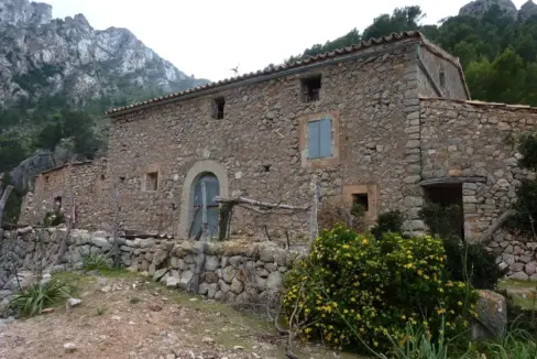 La-torre-des-Forat-i-la-torre-de-na-Seca-1-05-2011-085